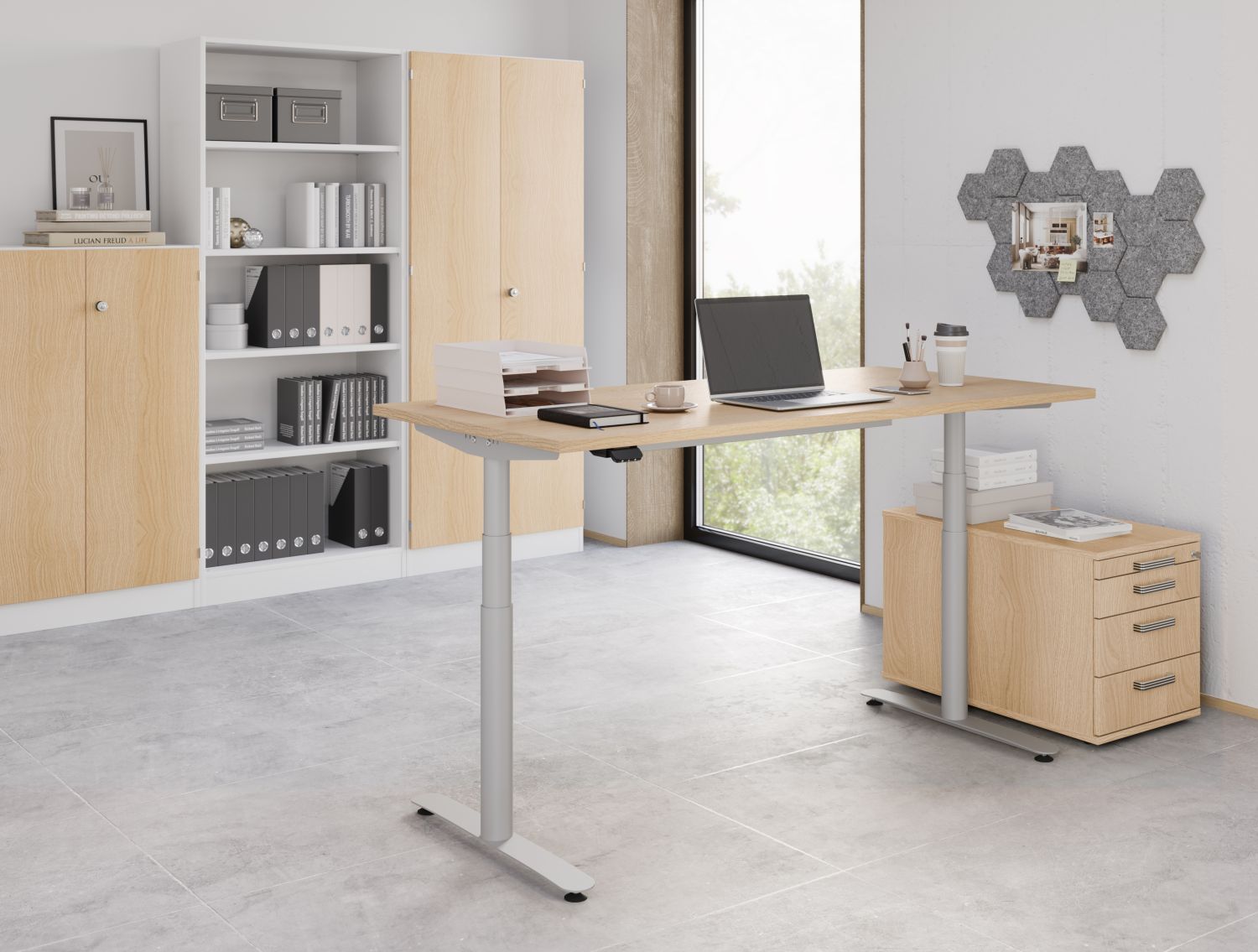 Bluetooth-Sitz-Stehschreibtisch mit massiver Holztischplatte und robuste Büromöbel Eiche-Holz