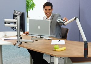 frei schwenkbare Schreibtischhalterung für Monitor und Notebook