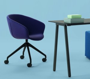 rollbarer Besprechungstisch-Stuhl mit drehbarer Kunststoff-Sitzschale auf Sternfußgestell mit Laufrollen