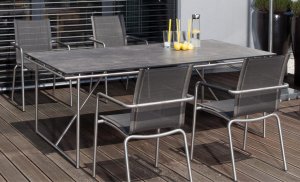 individuelle ausstattbarer Gartentisch