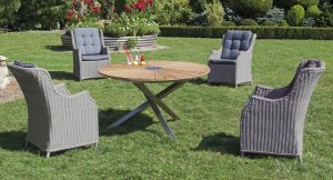hochwertige Geflecht-Gartensessel im Vintage-Design mit rundem Teak-Edelstahl-Gartentisch
