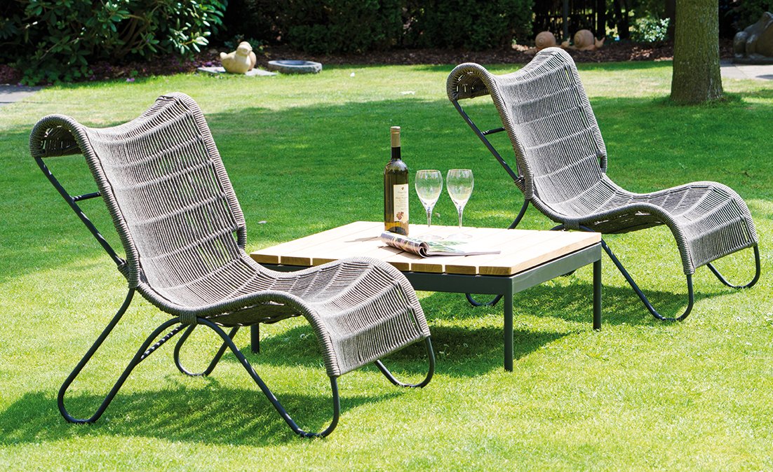 Garten-Relaxesessel mit Garten-Couchtisch mit Teakholz-Tischplatte