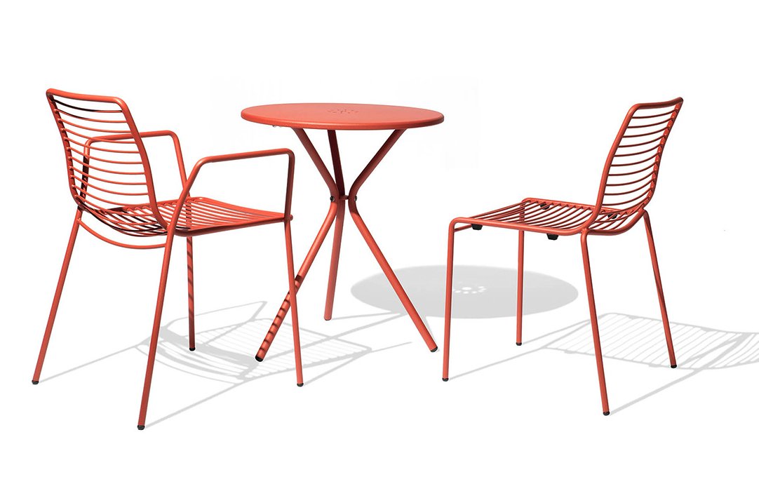 Robuster Outdoor-Bistrostuhl Bistrotisch aus Stahl