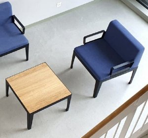 moderne hochwertige Möbel für das Wartezimmer