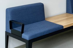 strapazierfähige Polsterbank mit Tischablage für das Wartezimmer