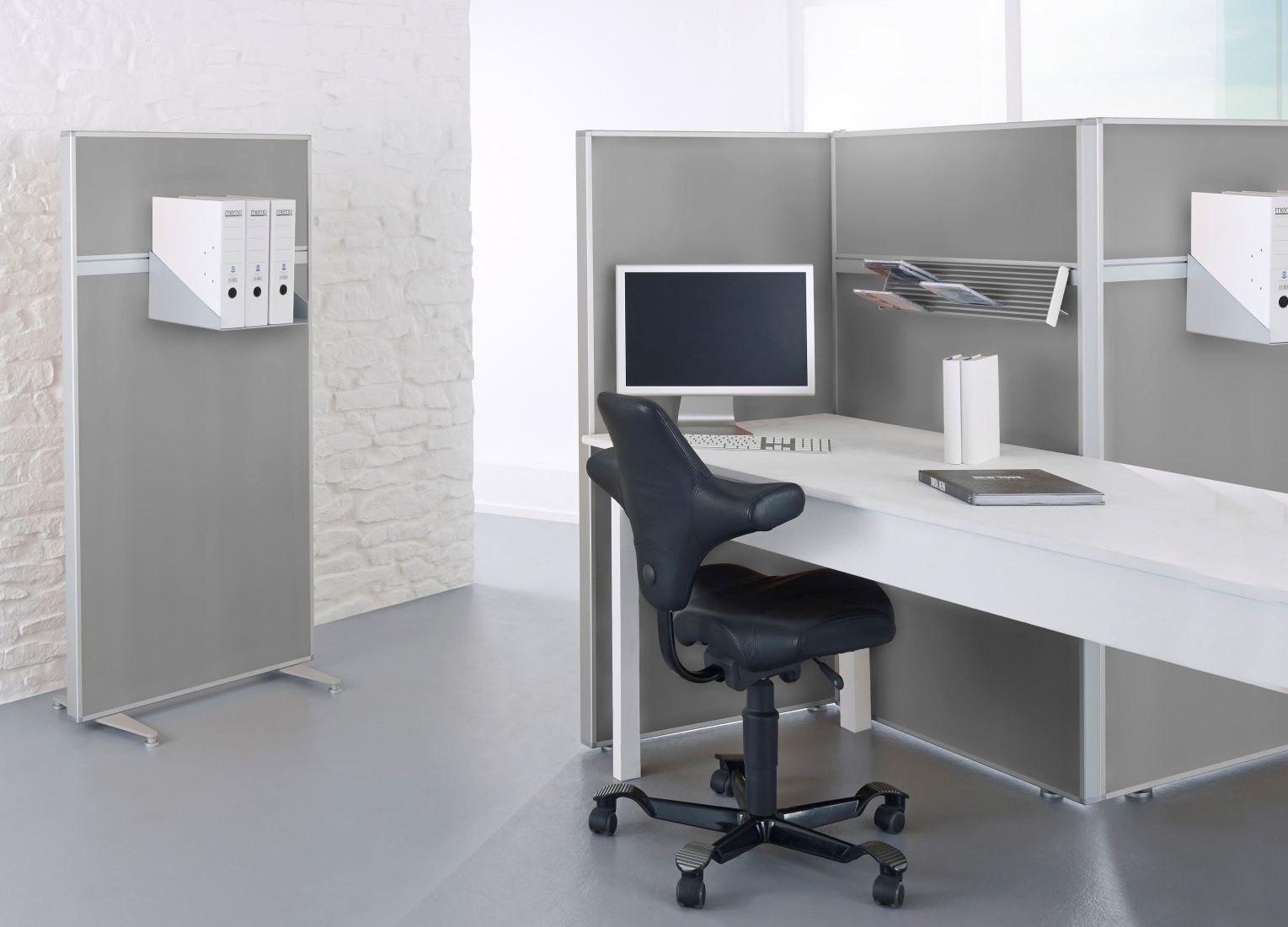 Mobile standstabile Sichtschutz-Stellwand für Arztpraxen Büro