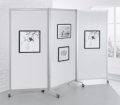 mobile Galerie-Stellwand mit Laufrollen