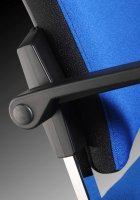 stapelbarer Besprechungstischstuhl mit Armlehnen