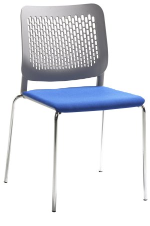 stapelbarer Konferenzstuhl mit robustem Hartplastiksitz mit gelochter Rückenlehne und Polsterauflage