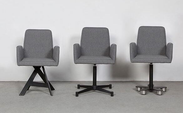 bequemer Designer-Polsterstuhl mit Armlehnen und sehr stabilem Stuhlgestell aus Stahl in RAL-Farbe lackiert
