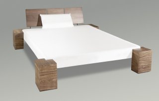 Massivholz-Doppelbett Bettgröße nach individuellen Wünschen