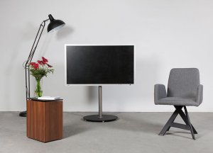 TV-Standfuß Stahl-Edelstahl im Industrie-Design